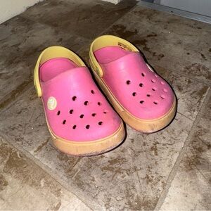 Kids Girls Crocs Brand Summer Pink and Yellow Slide Sandals Shoe Size 8-9